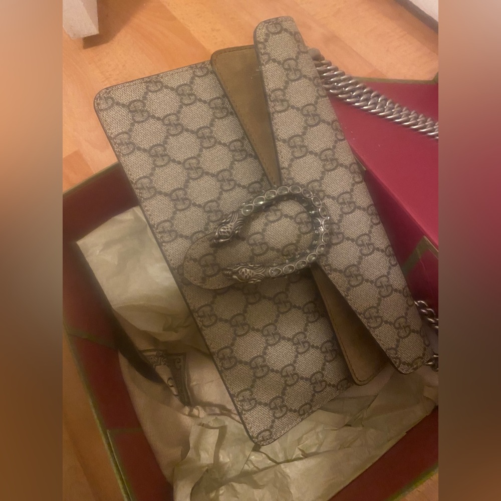 Preowned Gucci small, beige, shoulder Dionysus bag with intact gems